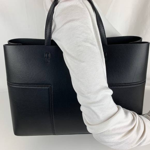 New Tory Burch Block-T Black Leather Tote - Picture 4 of 8